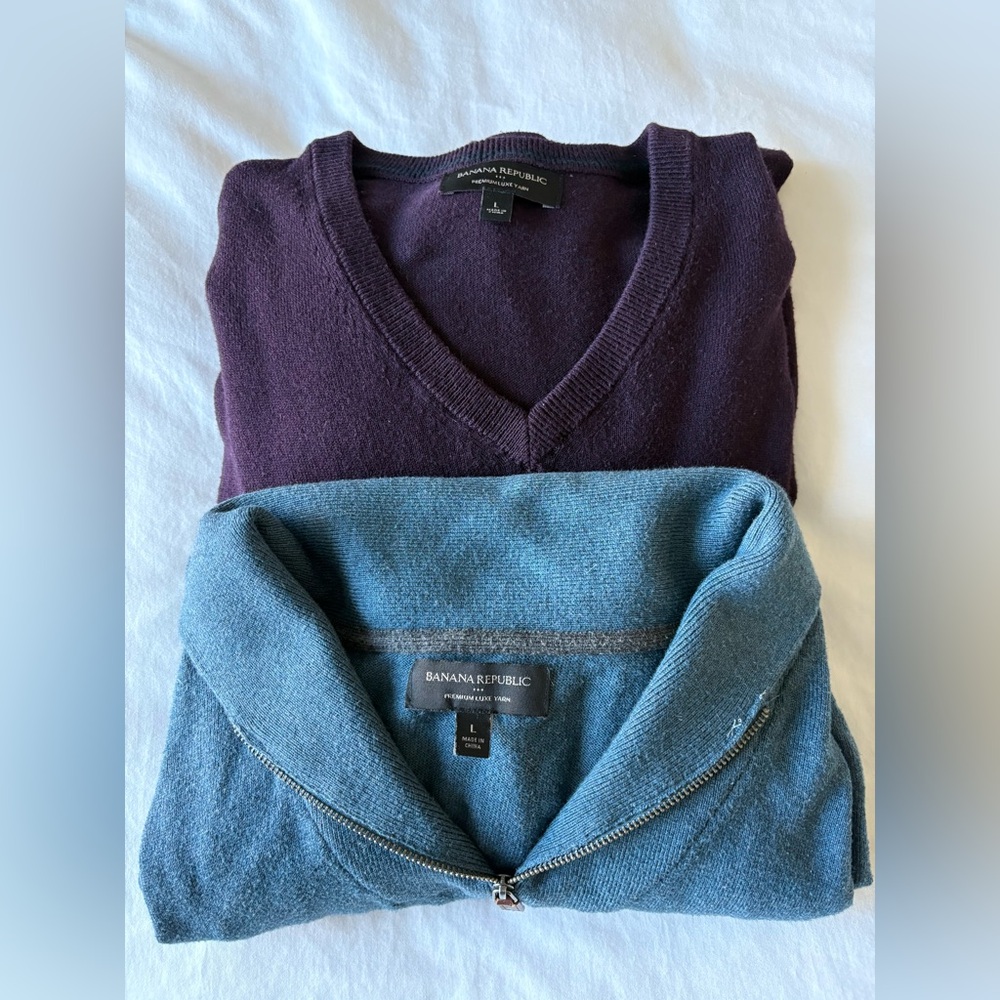 Banana Republic luxe yarn Men’s Sweaters V neck quarter zip large set of 2